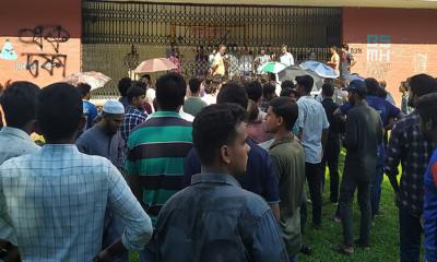 BAU students confine VC and 200 teachers over degree dispute