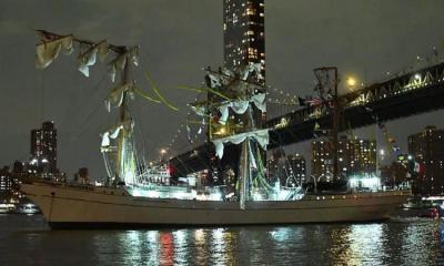2 dead after Mexican navy ship crashes into Brooklyn bridge