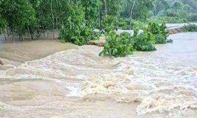 Thousands stranded as Monu and Dhalai river embankments breach in Moulvibazar