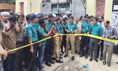 Explosion at Barishal court gate sparks panic