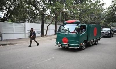 Khaleda Zia’s coffin reaches Manik Mia Avenue for funeral prayers
