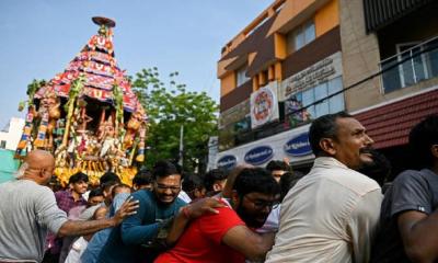 6 killed, dozens injured in India temple stampede