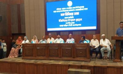 Ishraque holds meeting at city hall with ‘honourable mayor’ title on banner