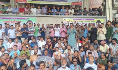 Ishraque supporters besiege Nagar Bhaban again pressing mayoral oath