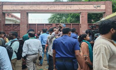 JUCSU election: Chaos at female hall polling center over alleged fake votes