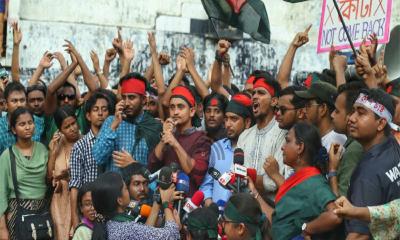 Students issue 24-hour ultimatum to withdraw case