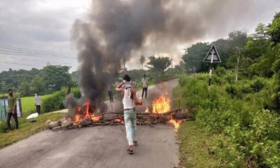 Road blockade over rape protest, thousands of tourists stranded in Sajek