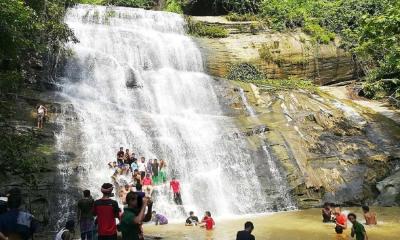 Locals attack tourists on their way to Khoiyachara waterfalls, 15 injured