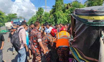 3 killed in truck–easybike collision in Khulna