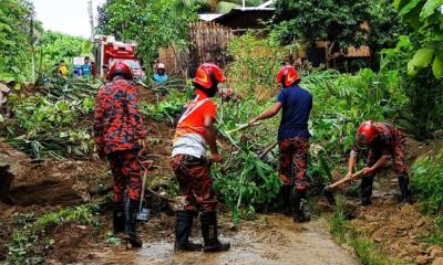 Landslides cut off Sajek road, 425 tourists stranded
