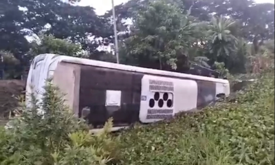 20 medical students injured as bus falls into ditch in Cumilla