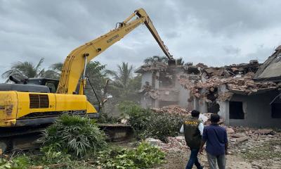 Nasrul Hamid’s bungalow demolished on Buriganga riverbank