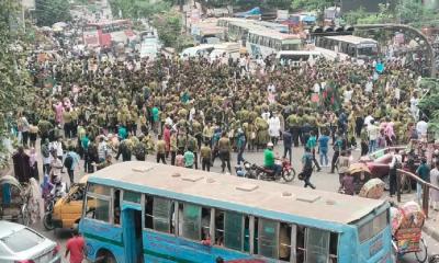 Traffic disrupted as nursing students block Shahbagh