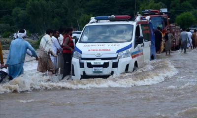 Death toll from Pakistan floods approaches 700