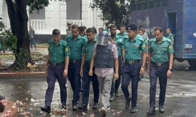 Former police chief admits guilt in July massacre, volunteers as state witness