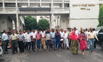 Secretariat employees submit memorandum, warn of protest after Eid