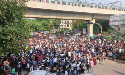 Traffic halted as JCD activists block Shahbagh over Shammo murder