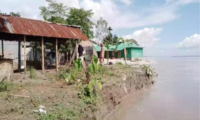 Teesta water level rises above danger mark, low-lying areas inundated