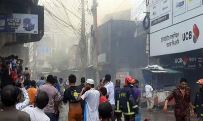Massive explosion at chemical warehouse injures 5, including firefighters