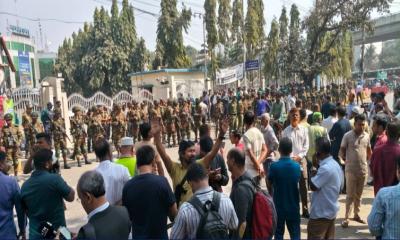 Port workers suspend strike after govt assures no DP World deal