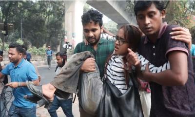 Police baton charge on hill tribe students near High Court: 7 injured