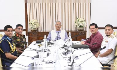 Chiefs of three services meet CA, discuss election preparations