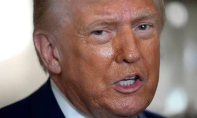 Trump pauses US Hormuz escort mission