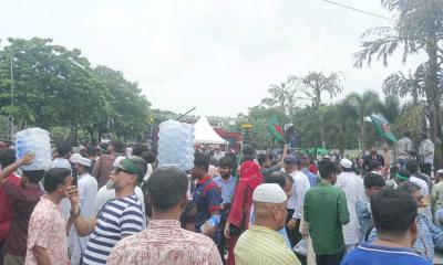 Tight security around parliament area as crowds gather at Manik Mia Avenue