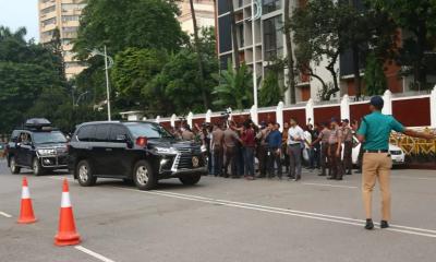 President-elect Mirza Fakhrul enters Bangabhaban to take oath