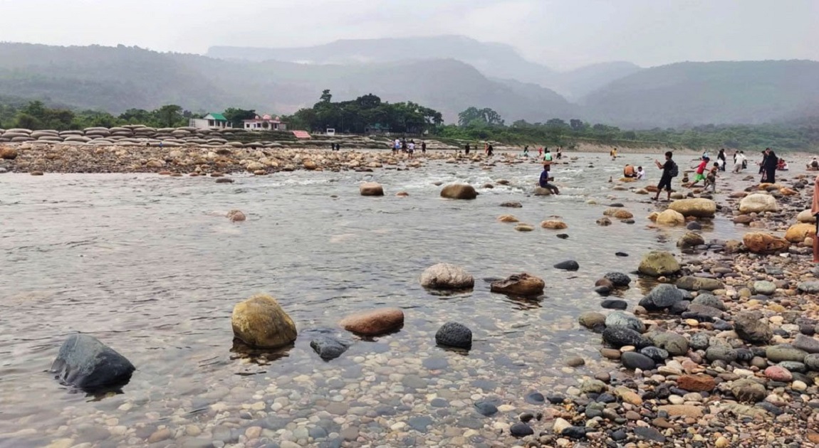 Authorities issue 3-day ultimatum to return looted stones