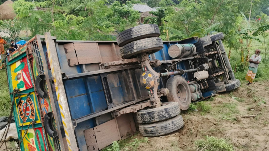 15 killed as rod-laden truck overturns in Tangail