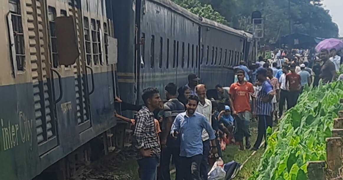 Dhaka–Mymensingh rail services suspended after train derailment