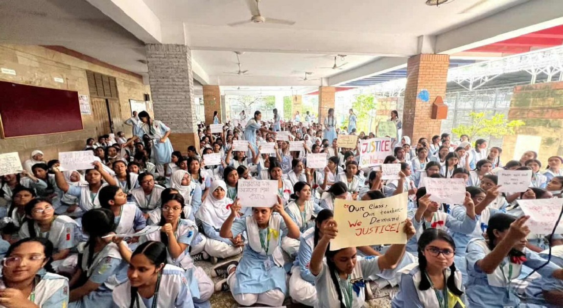Students storm Viqarunnisa campus after teacher suspended over hijab dispute