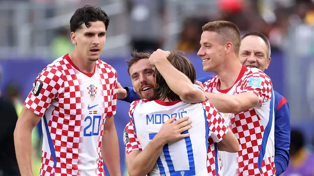 Croatia beat Ghana 2–1 to reach knockouts as group runners-up