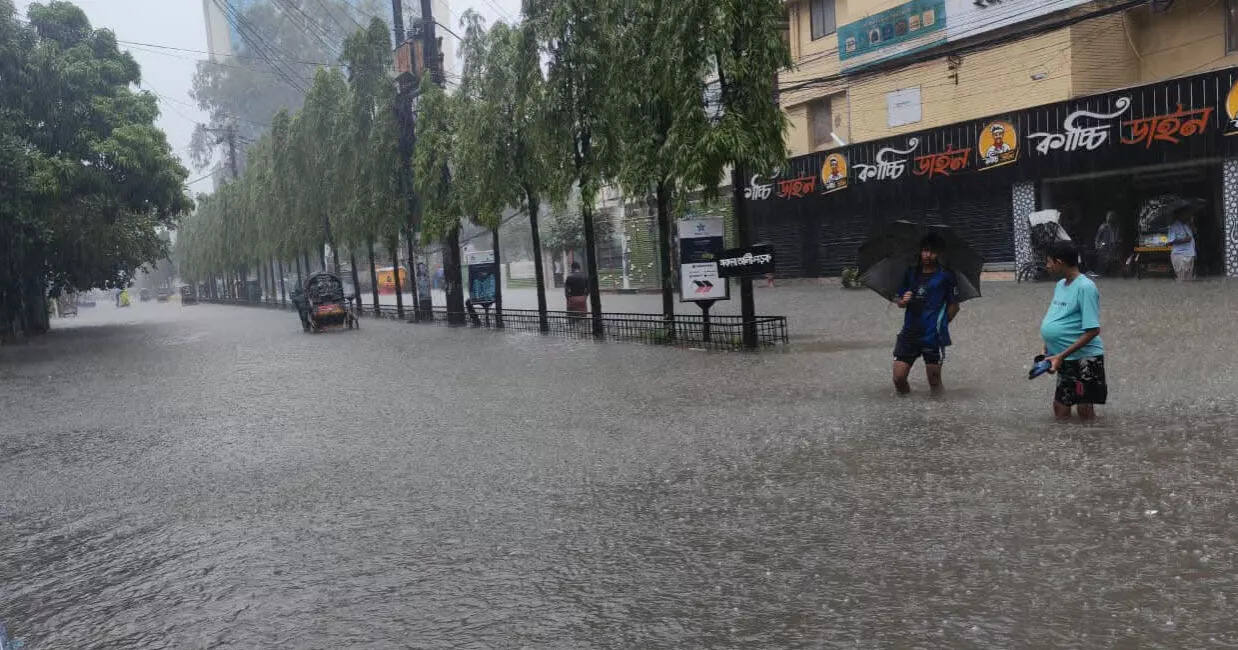 Chattogram records highest daily rainfall in 42 years; normal life disrupted