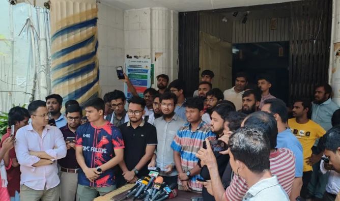 DMC students refuse to vacate dormitories, issue 24-hour ultimatum