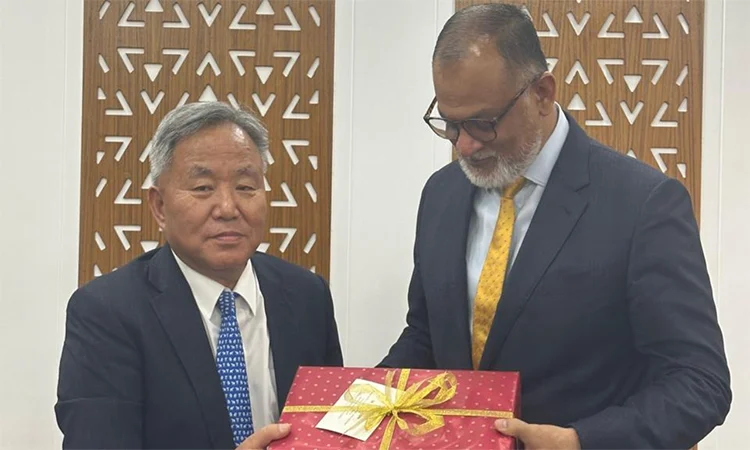 Outgoing South Korean envoy pays farewell call on Sk Bashir