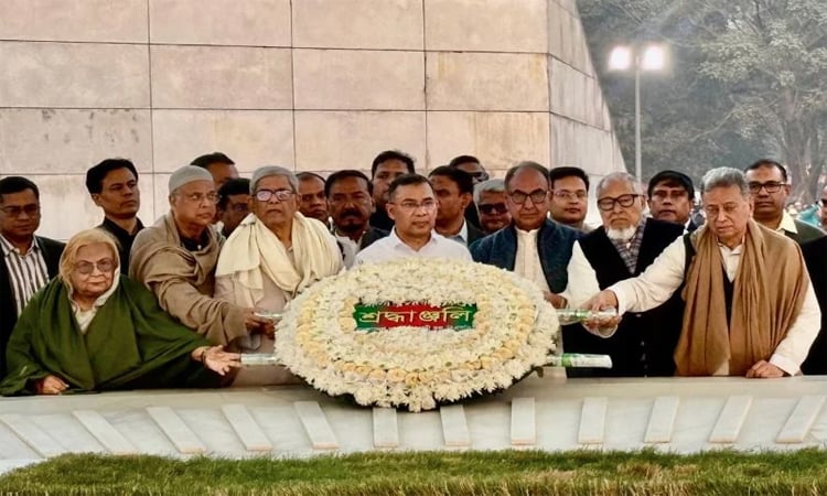 Tarique Rahman pays homage at his father‍‍`s grave with thousands of leaders, activists