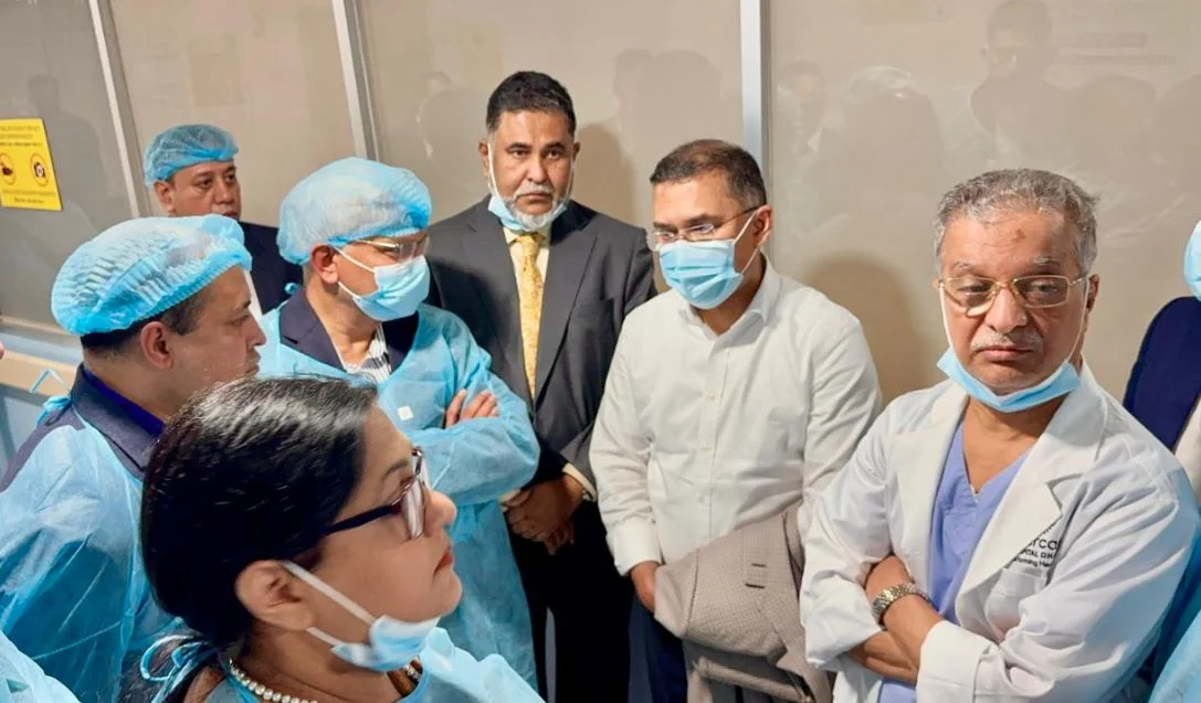 Tarique Rahman visits ailing mother at hospital again