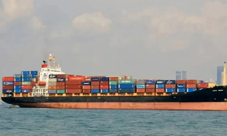 15 ships carrying LNG, fuel arrive at Ctg port