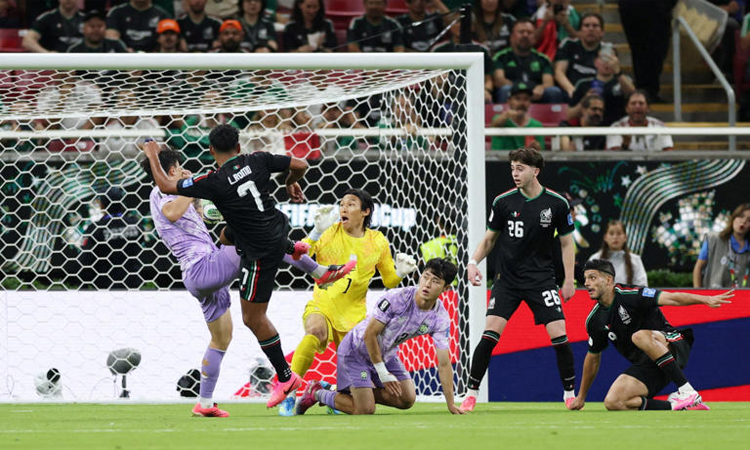 Mexico reach World Cup knockout stage as Canada cruise to historic win