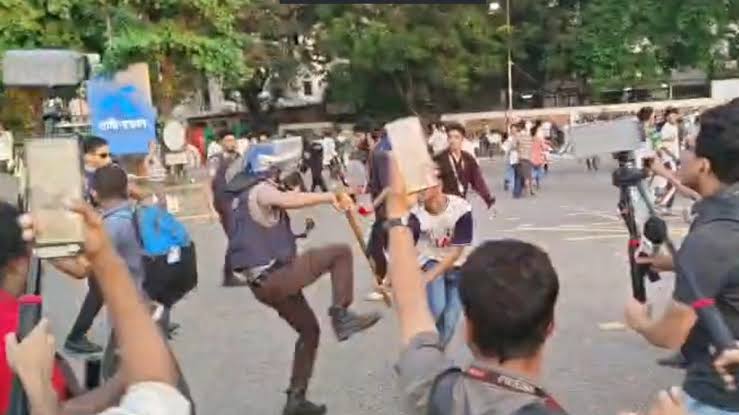 Police baton-charge students near Parliament