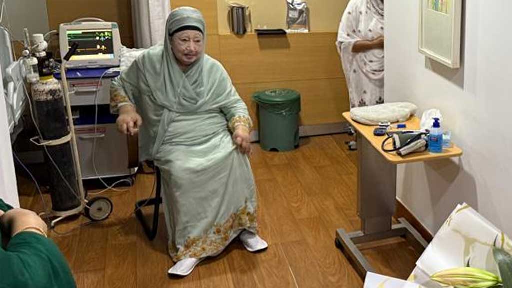 Khaleda Zia Hospitalised With Heart and Lung Infection