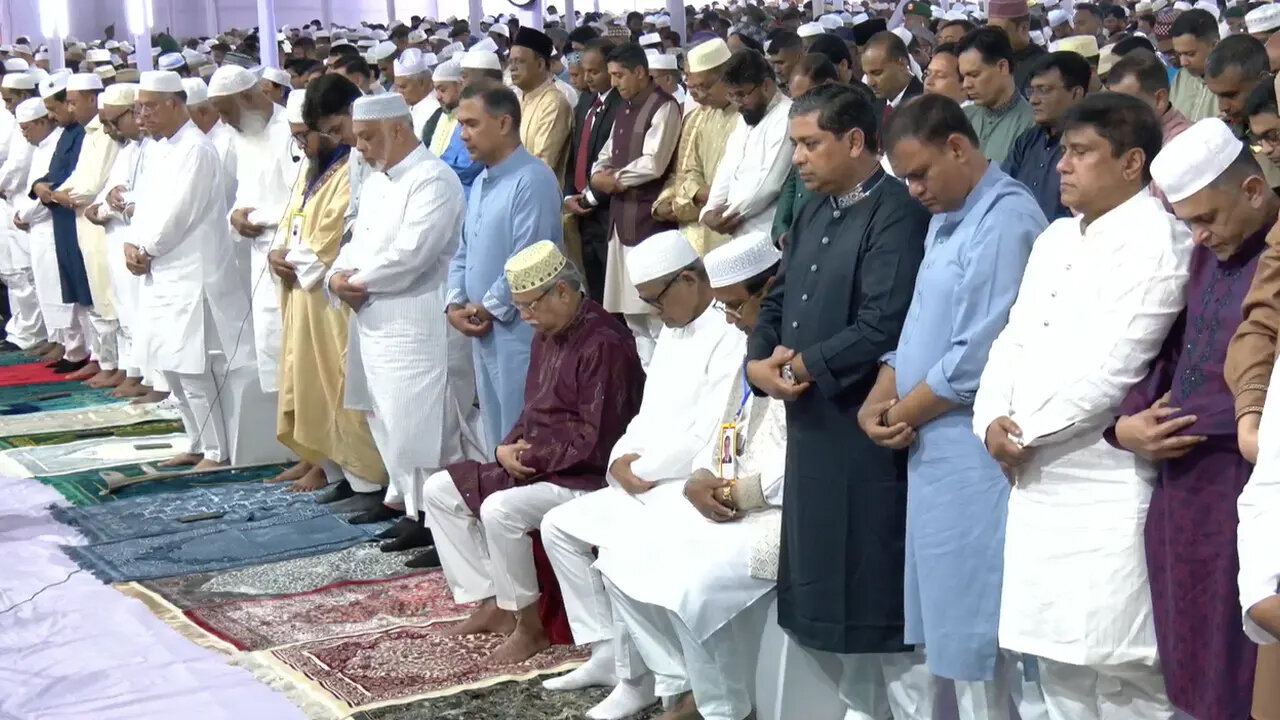 President, PM offer Eid prayers at National Eidgah