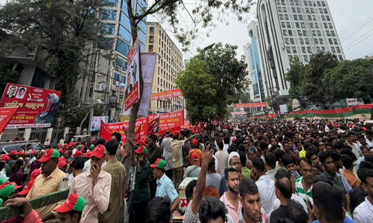 Workers‍‍` rally begins at Naya Paltan, PM to address