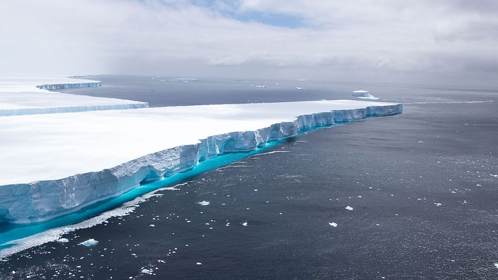 Iceberg that became a social media star melts away