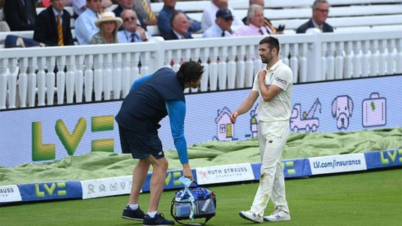 Mark Wood: England bowler out of third Test with shoulder injury