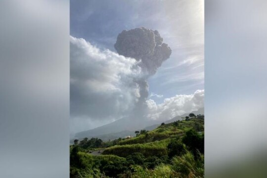 Volcano erupts in southern Caribbean, sparking evacuation 'frenzy'