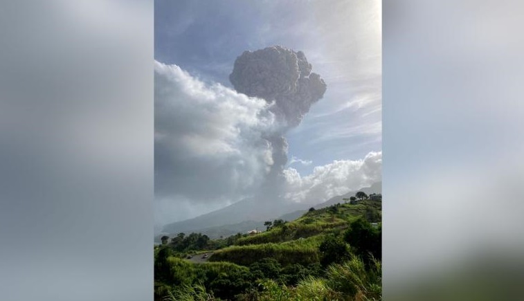 Volcano erupts in southern Caribbean, sparking evacuation 'frenzy'