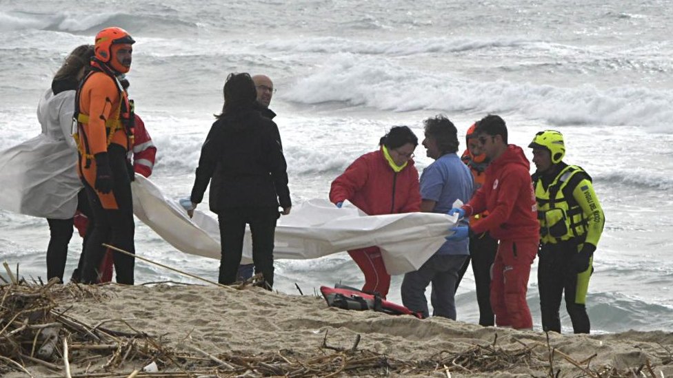 Italy migrant boat shipwreck: Nearly 60 killed off Calabria coast